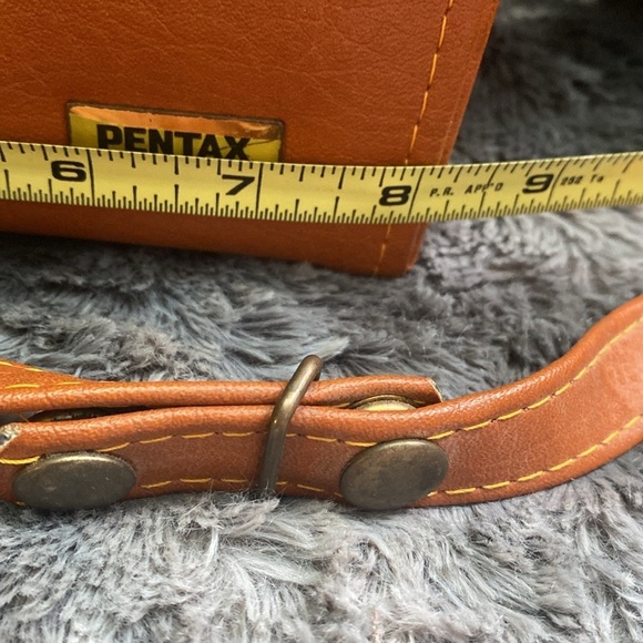 Vintage Pentax Brown Leather Camera Bag with accessories. - Picture 13 of 16